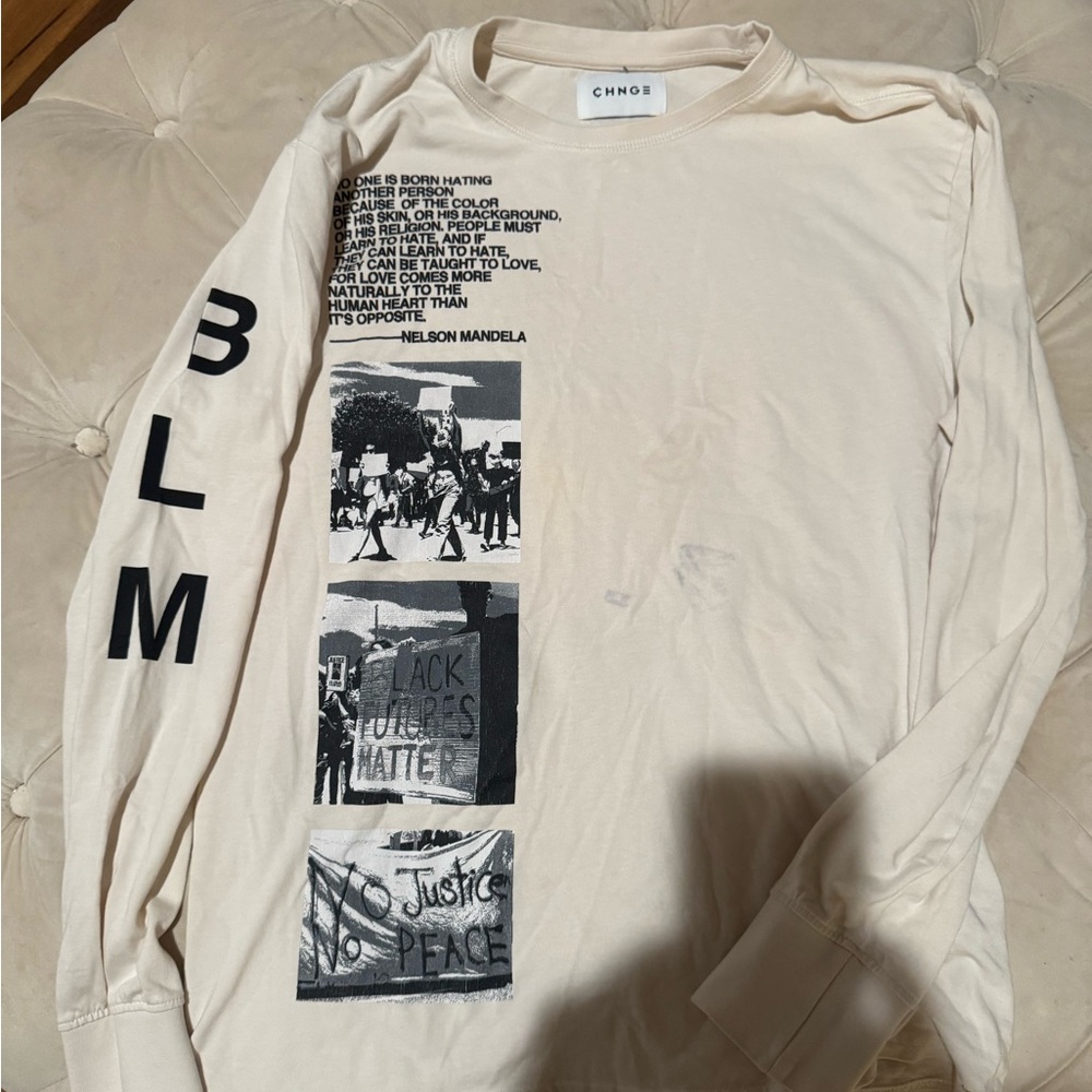NFINITY Cream Graphic Long Sleeve Tee